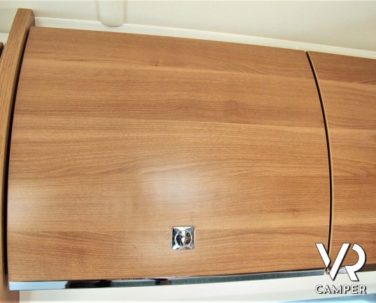 Fendt Saphir 515 SG - Caravan Roulotte con 4 posti letto, dotata di veranda, antenna tv, scambiatore bombole, moover. In visione da Italia VR a Druent