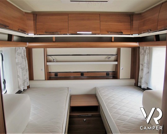 Fendt Saphir 515 SG - Caravan Roulotte con 4 posti letto, dotata di veranda, antenna tv, scambiatore bombole, moover. In visione da Italia VR a Druent