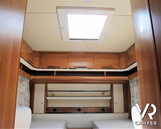 Fendt Saphir 515 SG - Caravan Roulotte con 4 posti letto, dotata di veranda, antenna tv, scambiatore bombole, moover. In visione da Italia VR a Druent