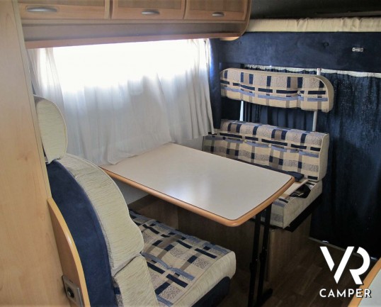 McLouis Lagan 411 - camper mansardato usato con 6 posti letto, portabici, veranda, II serbatoio acqua potabile e antenna TV. In vendita a Druento - To