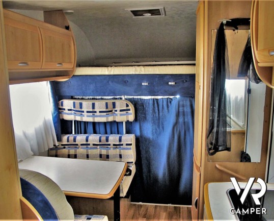 McLouis Lagan 411 - camper mansardato usato con 6 posti letto, portabici, veranda, II serbatoio acqua potabile e antenna TV. In vendita a Druento - To