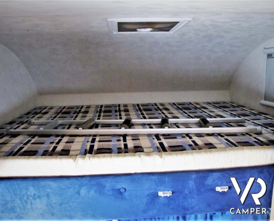 McLouis Lagan 411 - camper mansardato usato con 6 posti letto, portabici, veranda, II serbatoio acqua potabile e antenna TV. In vendita a Druento - To