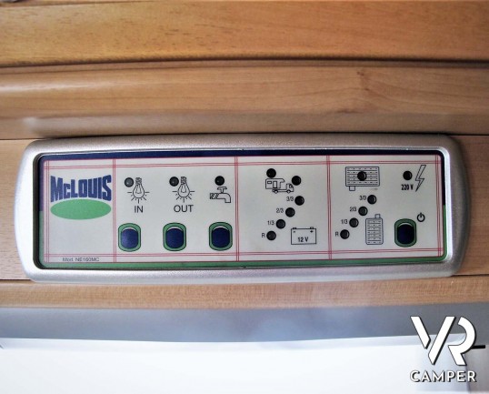 McLouis Lagan 411 - camper mansardato usato con 6 posti letto, portabici, veranda, II serbatoio acqua potabile e antenna TV. In vendita a Druento - To