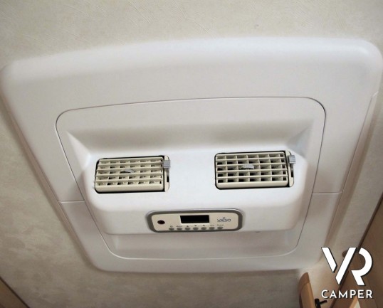 McLouis Lagan 411 - camper mansardato usato con 6 posti letto, portabici, veranda, II serbatoio acqua potabile e antenna TV. In vendita a Druento - To