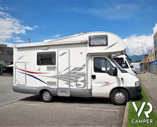 McLouis Lagan 411 - camper mansardato usato con 6 posti letto, portabici, veranda, II serbatoio acqua potabile e antenna TV. In vendita a Druento - To