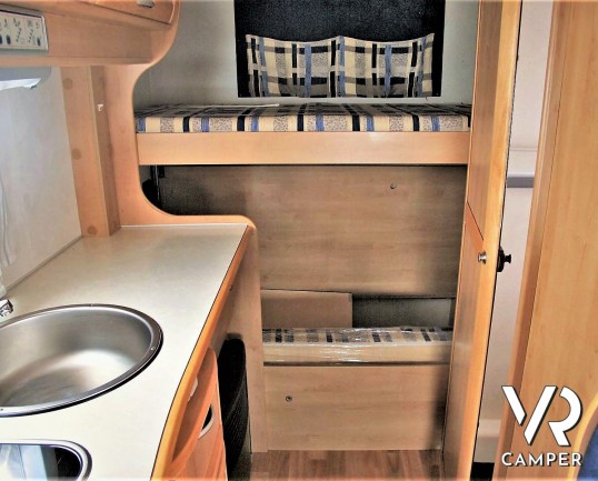 McLouis Lagan 411 - camper mansardato usato con 6 posti letto, portabici, veranda, II serbatoio acqua potabile e antenna TV. In vendita a Druento - To