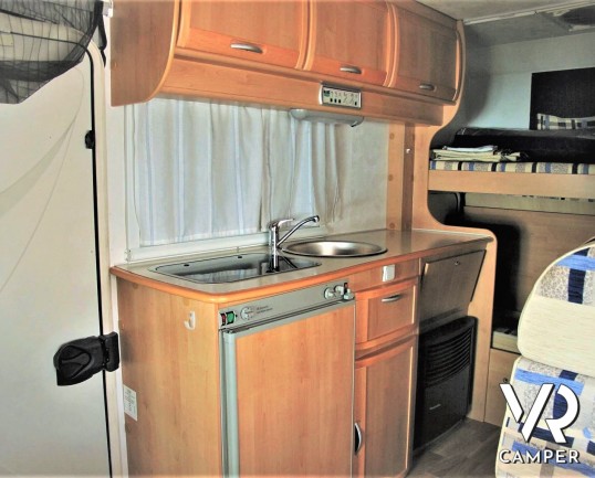 McLouis Lagan 411 - camper mansardato usato con 6 posti letto, portabici, veranda, II serbatoio acqua potabile e antenna TV. In vendita a Druento - To