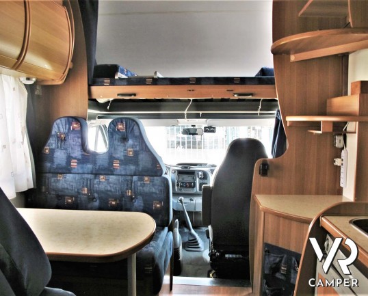 Roller Team Garage - camper usato mansardato con 6 posti letto, letto matrimoniale in coda, bagno con doccia separata, su motore Ford 125 CV