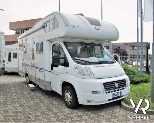 Adria Coral 660 SP - camper usato 4 posti con letto matrimoniale in coda, garage con portamoto, veranda, II batteria. In vendita da Italia VR a Torino