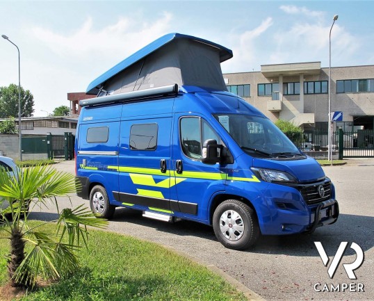 Hymer Van Ayers Rock - camper furgonato nuovo 2020 colore blu, 4 posti letto. Furgone compatto con letto sul tetto. In Vendita da Italia VR a Torino -