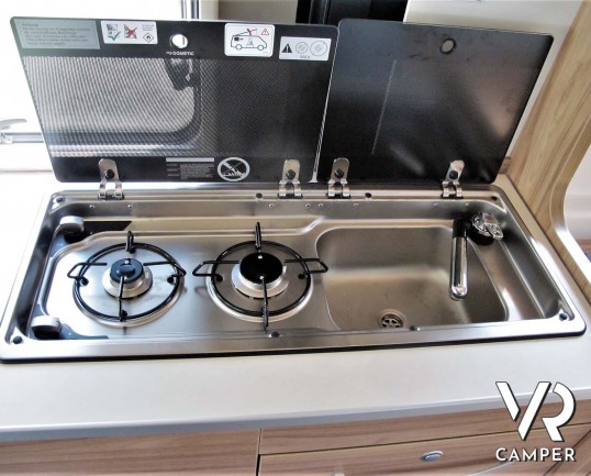 Hymer Van Ayers Rock - camper furgonato nuovo 2020 colore blu, 4 posti letto. Furgone compatto con letto sul tetto. In Vendita da Italia VR a Torino -