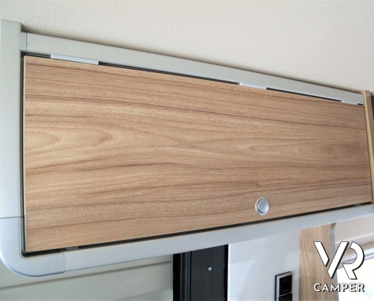 Hymer Van Ayers Rock - camper furgonato nuovo 2020 colore blu, 4 posti letto. Furgone compatto con letto sul tetto. In Vendita da Italia VR a Torino -