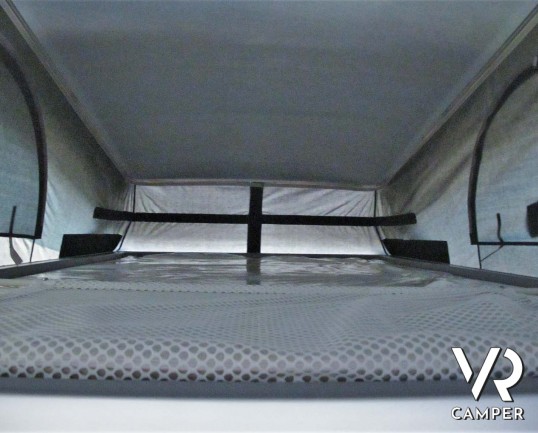 Hymer Van Ayers Rock - camper furgonato nuovo 2020 colore blu, 4 posti letto. Furgone compatto con letto sul tetto. In Vendita da Italia VR a Torino -