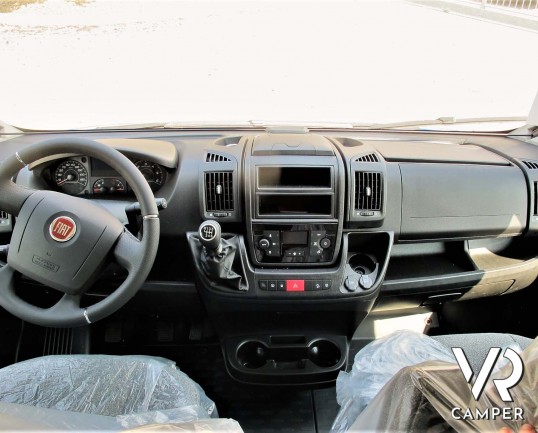 Hymer Van Ayers Rock - camper furgonato nuovo 2020 colore blu, 4 posti letto. Furgone compatto con letto sul tetto. In Vendita da Italia VR a Torino -