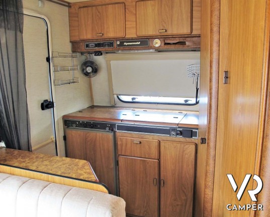 Hymermobil 544 - camper usato dotato di veranda, porta bici e gancio di traino. In visione alla sede Italia VR in via Volta 29, Druento - Torino