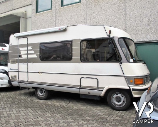 Hymermobil 544 - camper usato dotato di veranda, porta bici e gancio di traino. In visione alla sede Italia VR in via Volta 29, Druento - Torino
