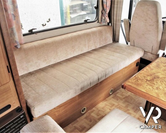 Hymermobil 544 - camper usato dotato di veranda, porta bici e gancio di traino. In visione alla sede Italia VR in via Volta 29, Druento - Torino