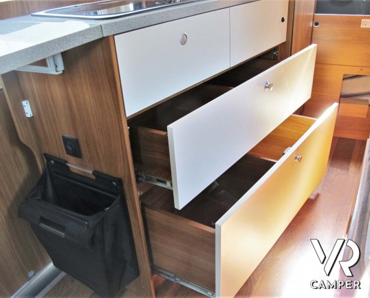 Possl Globecar: camper usato furgonato 4 posti omologati, dotato di veranda, condizionatore, portabici. Su Fiat Ducato 148 CV. In vendita da Italia VR