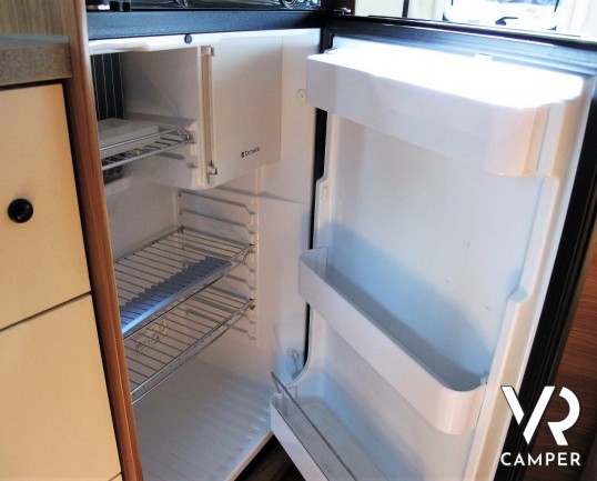 Possl Globecar: camper usato furgonato 4 posti omologati, dotato di veranda, condizionatore, portabici. Su Fiat Ducato 148 CV. In vendita da Italia VR