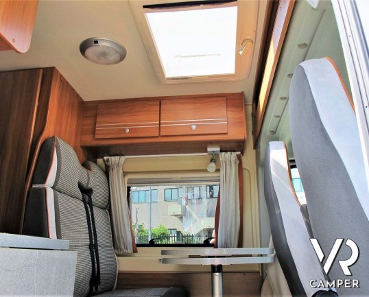 Possl Globecar: camper usato furgonato 4 posti omologati, dotato di veranda, condizionatore, portabici. Su Fiat Ducato 148 CV. In vendita da Italia VR