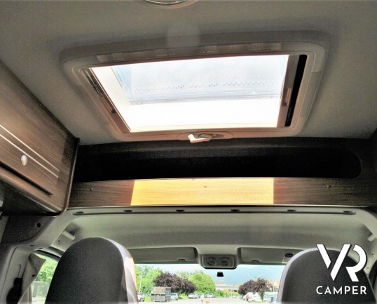 Possl Globecar: camper usato furgonato 4 posti omologati, dotato di veranda, condizionatore, portabici. Su Fiat Ducato 148 CV. In vendita da Italia VR