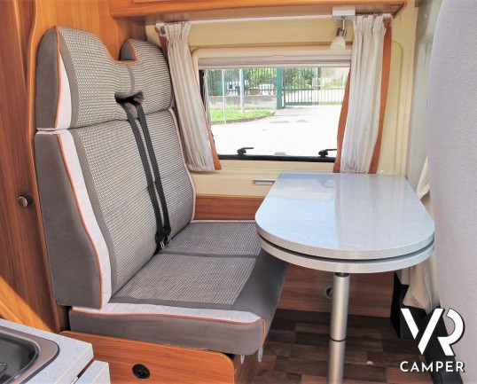 Possl Globecar: camper usato furgonato 4 posti omologati, dotato di veranda, condizionatore, portabici. Su Fiat Ducato 148 CV. In vendita da Italia VR