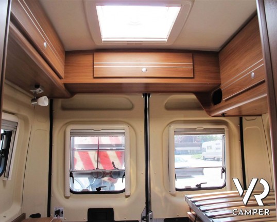 Possl Globecar: camper usato furgonato 4 posti omologati, dotato di veranda, condizionatore, portabici. Su Fiat Ducato 148 CV. In vendita da Italia VR