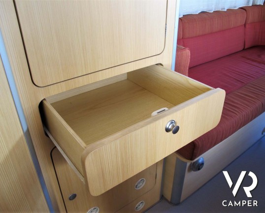 Wingamm Oasi 610 M: camper semintegrale usato dotato di veranda, portabici, antenna satellitare. Su motore Fiat Ducato 160 CV. In vendita da Italia VR