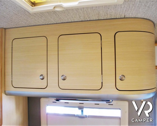 Wingamm Oasi 610 M: camper semintegrale usato dotato di veranda, portabici, antenna satellitare. Su motore Fiat Ducato 160 CV. In vendita da Italia VR