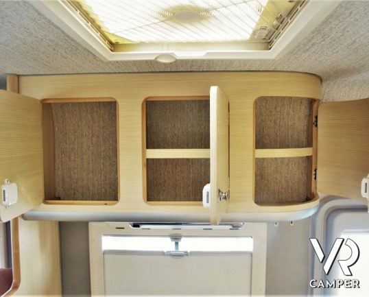 Wingamm Oasi 610 M: camper semintegrale usato dotato di veranda, portabici, antenna satellitare. Su motore Fiat Ducato 160 CV. In vendita da Italia VR