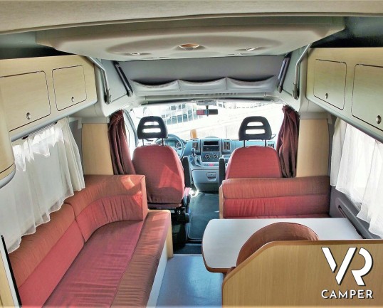 Wingamm Oasi 610 M: camper semintegrale usato dotato di veranda, portabici, antenna satellitare. Su motore Fiat Ducato 160 CV. In vendita da Italia VR