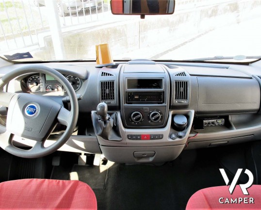 Wingamm Oasi 610 M: camper semintegrale usato dotato di veranda, portabici, antenna satellitare. Su motore Fiat Ducato 160 CV. In vendita da Italia VR