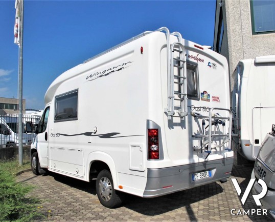 Wingamm Oasi 610 M: camper semintegrale usato dotato di veranda, portabici, antenna satellitare. Su motore Fiat Ducato 160 CV. In vendita da Italia VR