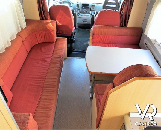 Wingamm Oasi 610 M: camper semintegrale usato dotato di veranda, portabici, antenna satellitare. Su motore Fiat Ducato 160 CV. In vendita da Italia VR