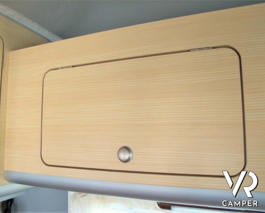 Wingamm Oasi 610 M: camper semintegrale usato dotato di veranda, portabici, antenna satellitare. Su motore Fiat Ducato 160 CV. In vendita da Italia VR