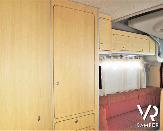 Wingamm Oasi 610 M: camper semintegrale usato dotato di veranda, portabici, antenna satellitare. Su motore Fiat Ducato 160 CV. In vendita da Italia VR