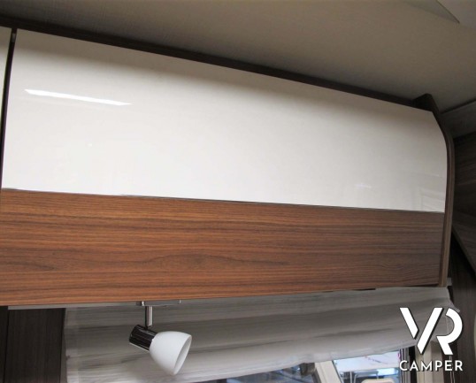 Hymer B MC-I 680: camper motorhome con garage, letti gemelli in coda, bagno e doccia separati, patente B. Su motore Mercedes-Benz 177 CV. In vndita da