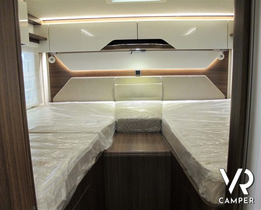 Hymer B MC-I 680: camper motorhome con garage, letti gemelli in coda, bagno e doccia separati, patente B. Su motore Mercedes-Benz 177 CV. In vndita da