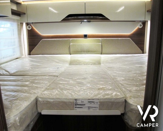 Hymer B MC-I 680: camper motorhome con garage, letti gemelli in coda, bagno e doccia separati, patente B. Su motore Mercedes-Benz 177 CV. In vndita da