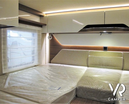 Hymer B MC-I 680: camper motorhome con garage, letti gemelli in coda, bagno e doccia separati, patente B. Su motore Mercedes-Benz 177 CV. In vndita da