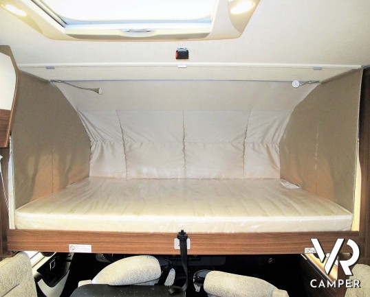 Hymer B MC-I 680: camper motorhome con garage, letti gemelli in coda, bagno e doccia separati, patente B. Su motore Mercedes-Benz 177 CV. In vndita da