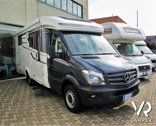 Hymer ML-T 560: camper recente con 3 posti letto, dotato di condizionatore, antenna satellitare, sospensioni ad aria, serbatoio carburante maggiorato.