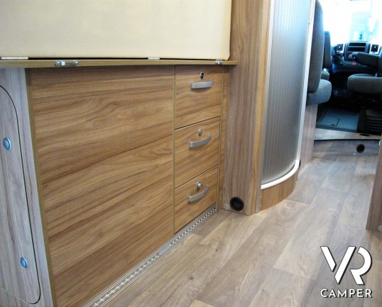 Hymer Van Ayers Rock - furgone compatto con letto sul tetto, 4 posti letto, colore grigio ferro, su Fiat Ducato 140 cv. In vendita da Italia VR a Tori