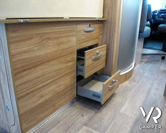 Hymer Van Ayers Rock - furgone compatto con letto sul tetto, 4 posti letto, colore grigio ferro, su Fiat Ducato 140 cv. In vendita da Italia VR a Tori