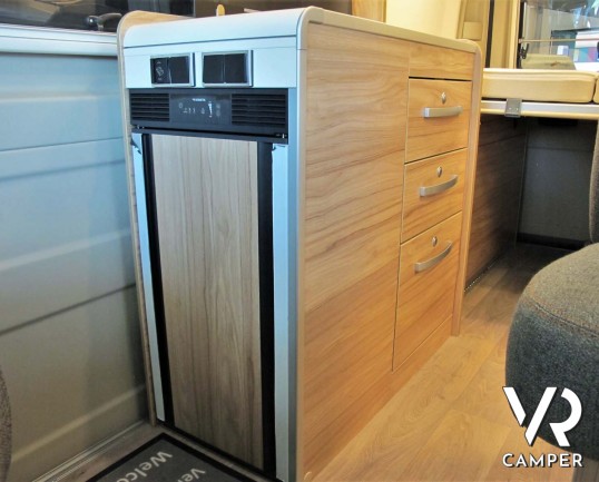 Hymer Van Ayers Rock - furgone compatto con letto sul tetto, 4 posti letto, colore grigio ferro, su Fiat Ducato 140 cv. In vendita da Italia VR a Tori