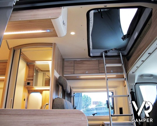 Hymer Van Ayers Rock - furgone compatto con letto sul tetto, 4 posti letto, colore grigio ferro, su Fiat Ducato 140 cv. In vendita da Italia VR a Tori