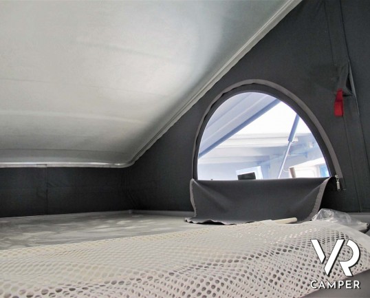 Hymer Van Ayers Rock - furgone compatto con letto sul tetto, 4 posti letto, colore grigio ferro, su Fiat Ducato 140 cv. In vendita da Italia VR a Tori