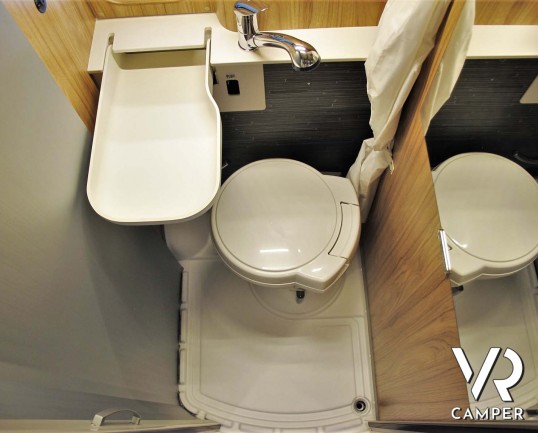 Hymer Van Ayers Rock - furgone compatto con letto sul tetto, 4 posti letto, colore grigio ferro, su Fiat Ducato 140 cv. In vendita da Italia VR a Tori