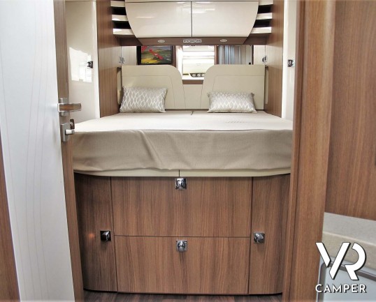 Carthago Chic e-line I 51 QB: camper nuovo motorhome modello 2021, 4 posti letto. Su Fiat Ducato 178 CV con cambio automatico, telaio ribassato AL-KO.
