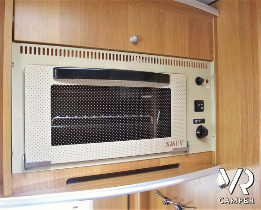 Arca America 407 - camper mansardato usato con 7 posti letto, dotato di veranda, portabici, portatutto, antenna tv, climatizzatore. Su Fiat Ducato 127